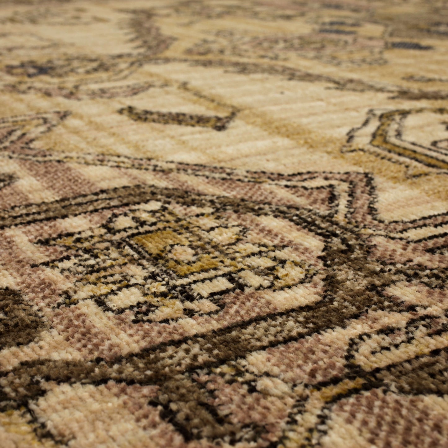 Bedouin Aghstafa Gold